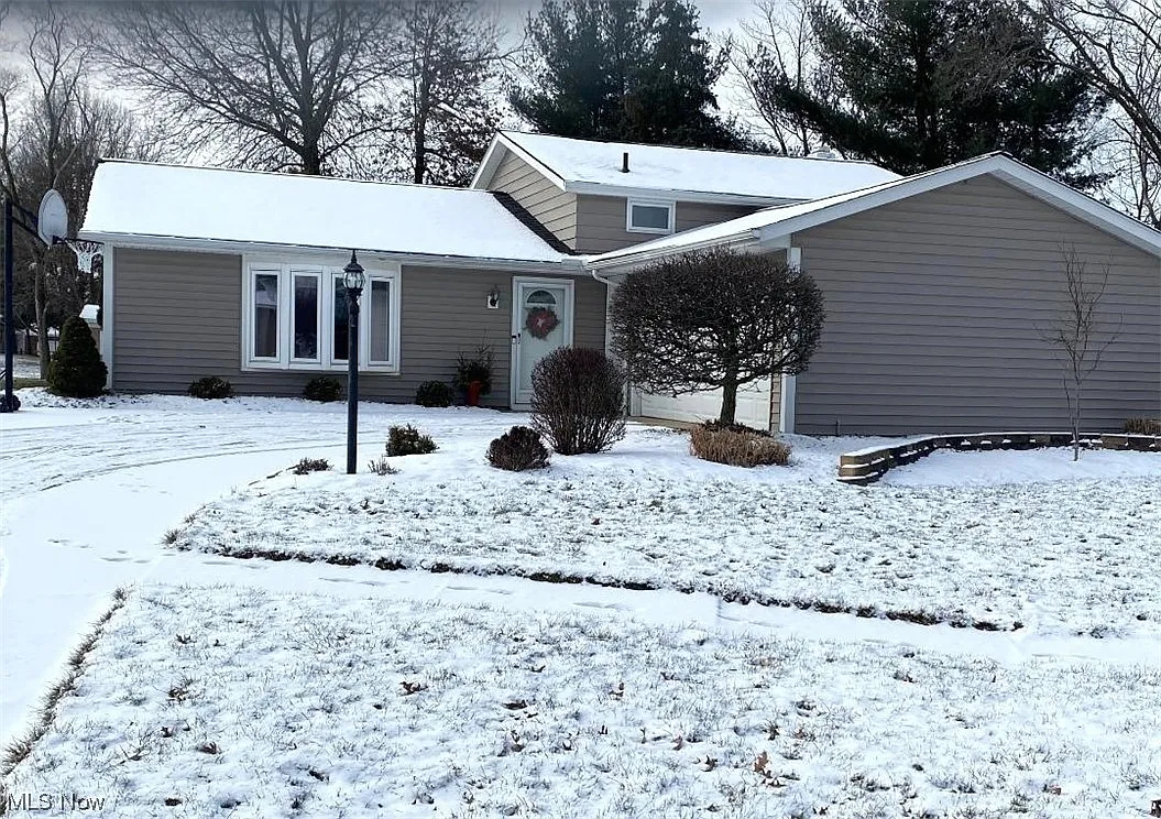 20286 Applewood Ln photo 1