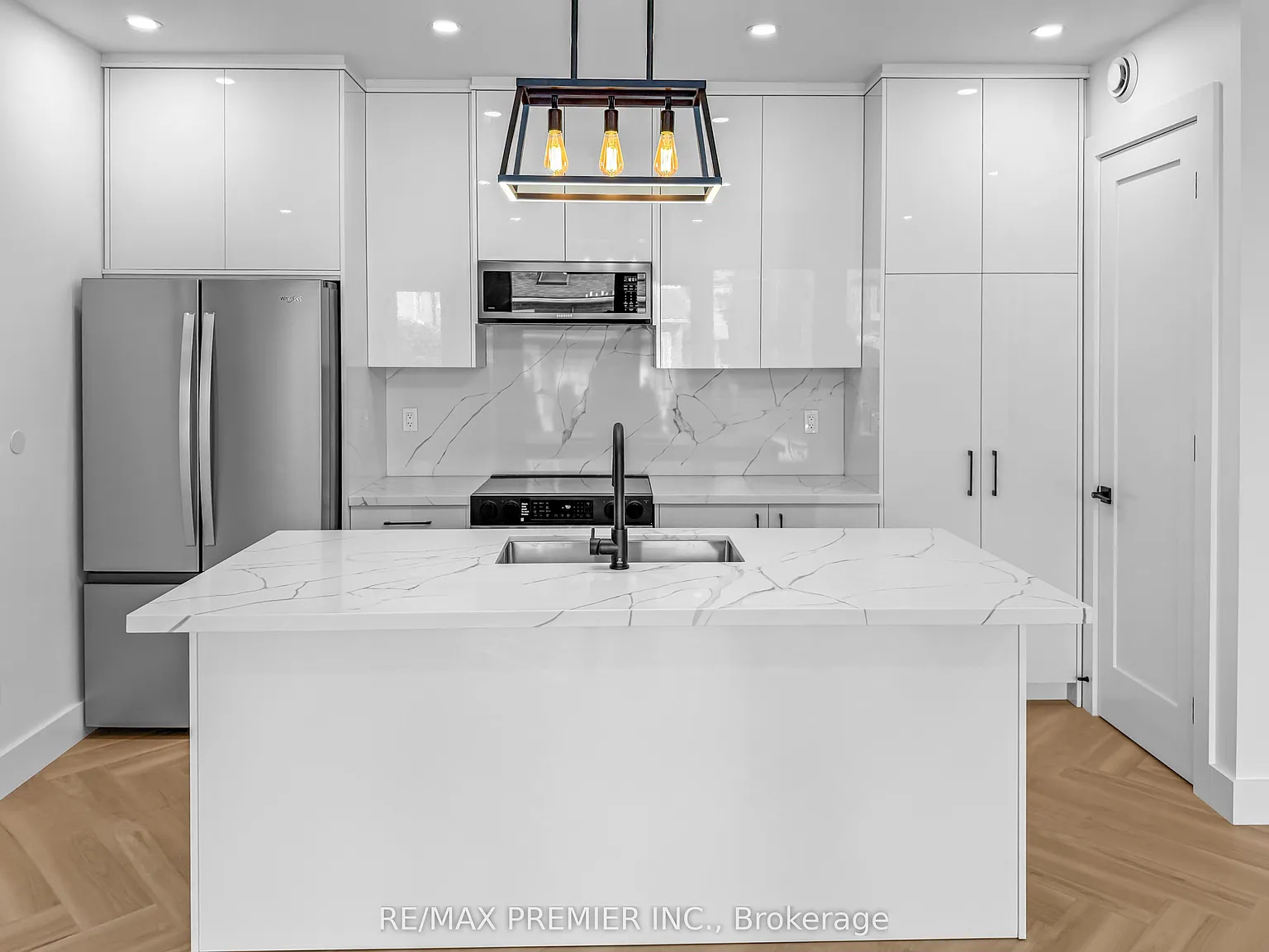 3 bed, $5,150 — Photo 4
