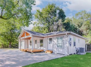 1054 Dewalt St, Houston, TX 77088