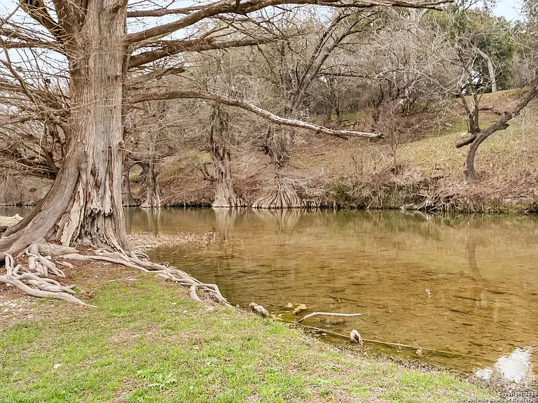 103 Saddle View Dr — Photo 36