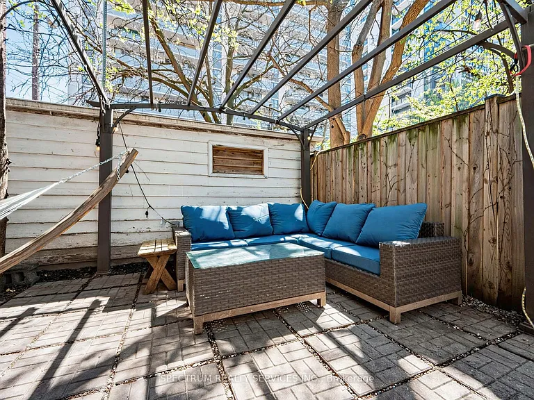 29 Raglan Ave — Photo 31
