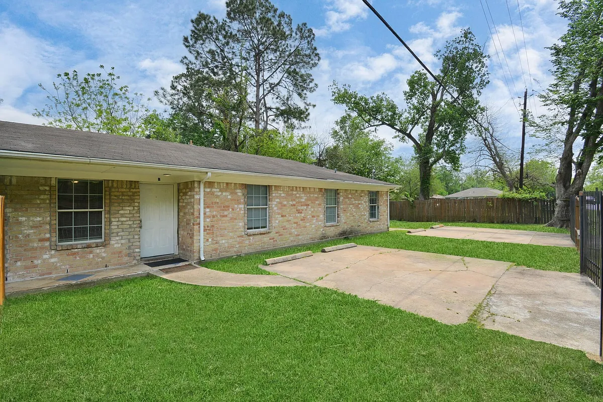 Building Photo - 8622 Elbert St #B