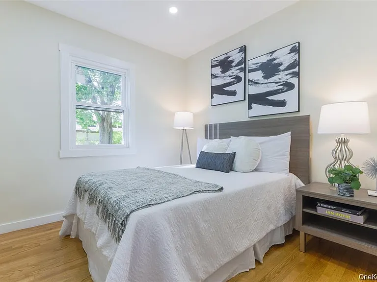 25 Van Duzen Pl #1 — Photo 11