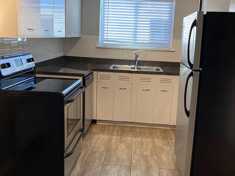 231 N Ridge Ave — Photo 3