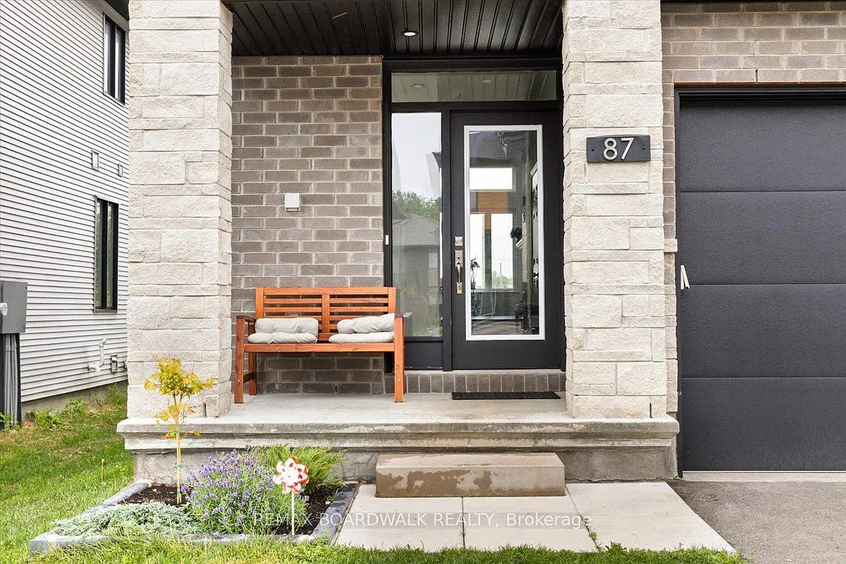 3 bed, $2,850 — Photo 2