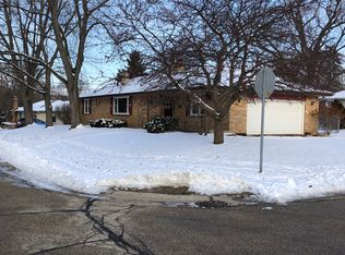 432 Lincoln St, Algonquin, IL 60102