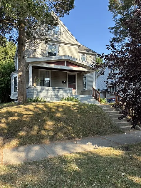129 Arthur Ave NE