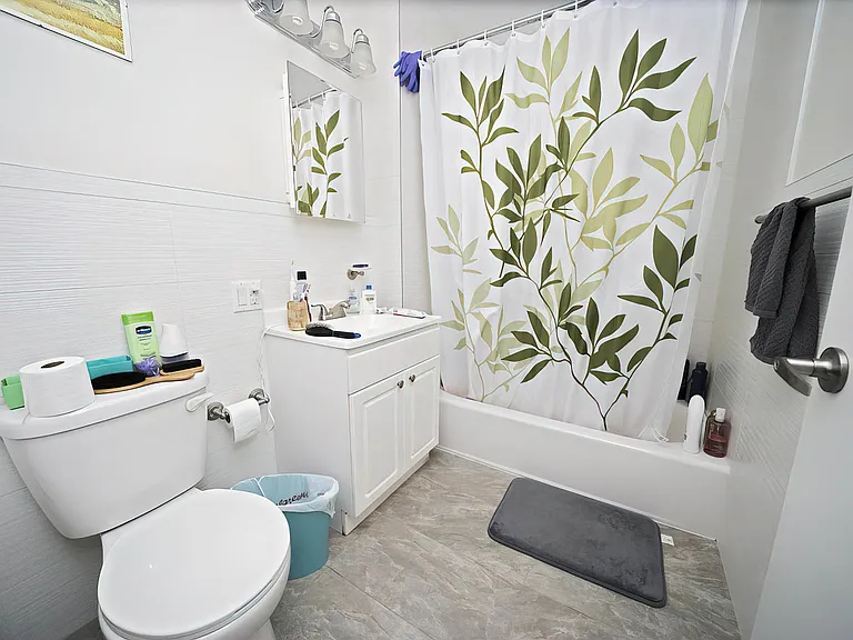 1024 Gates Ave #4I — Photo 8