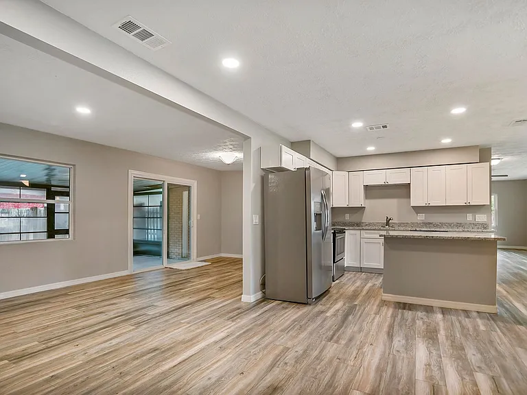 7804 Jolliet Dr — Photo 13