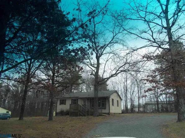 9894 Poindexter Rd, Louisa, VA 23093