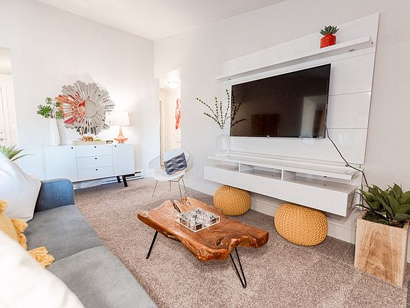 Tacoma Apartments - Northpoint Apartments - Living Room