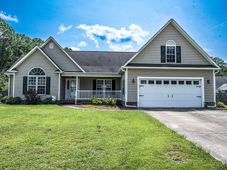 1st image of 307 Croatan Woods Dr