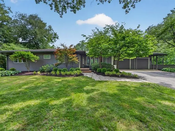 8606 Belinder Rd, Leawood, KS 66206