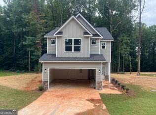 318 Stonington Dr, Mount Airy, GA 30563