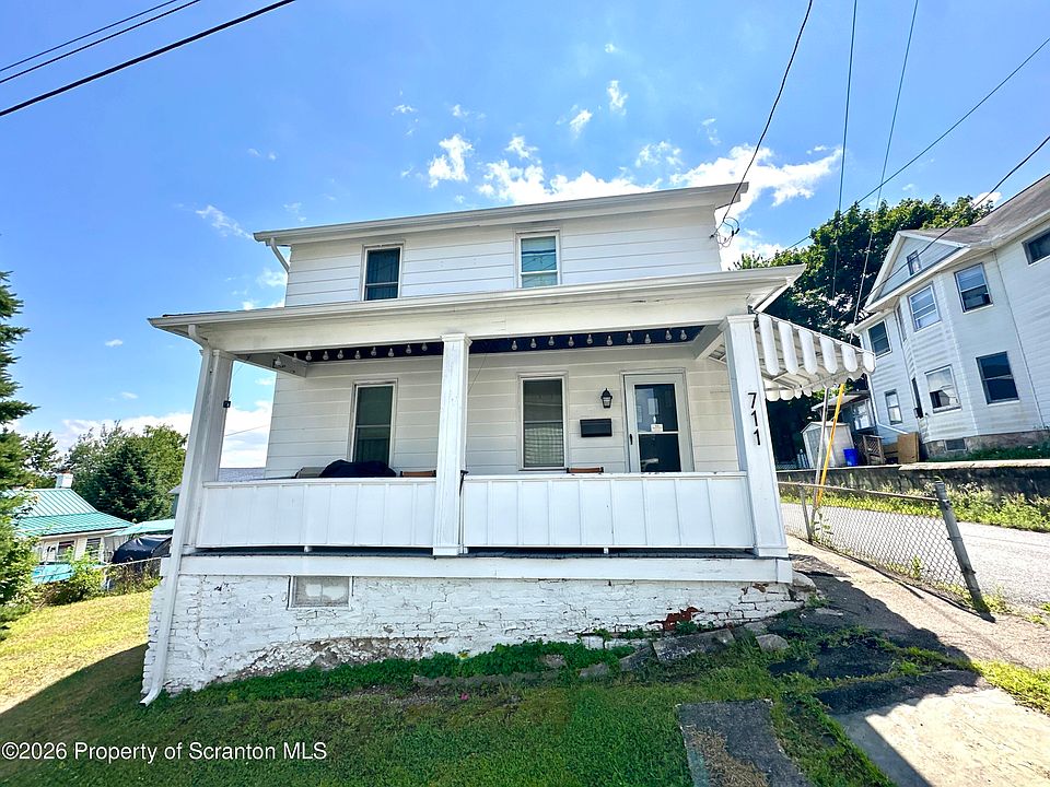 1st image of 711 S 9th Ave
