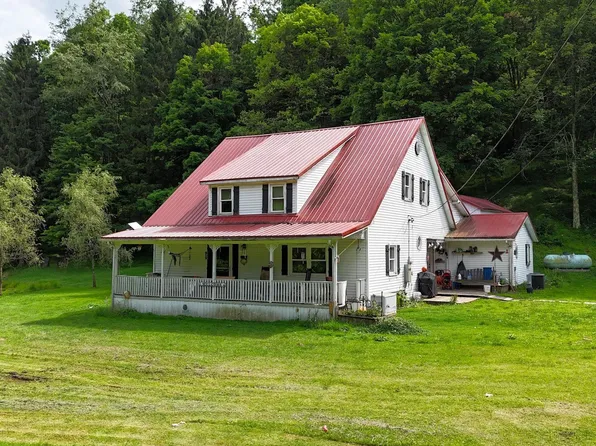 407 Soap Hollow Rd, Mannington, WV 26582