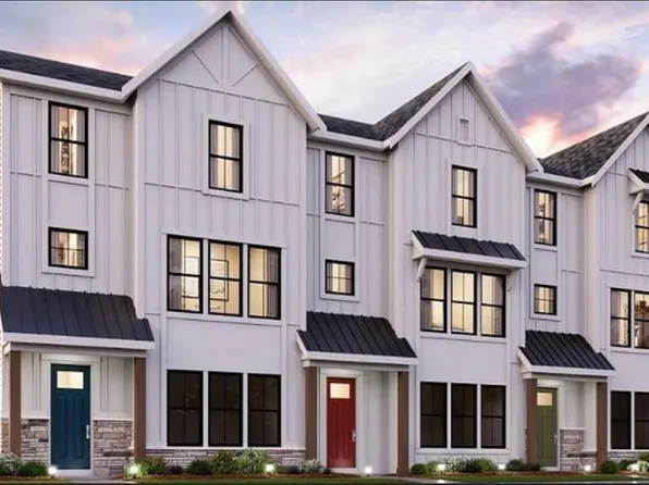 8933 Eager Rd, Saint Louis, MO 63144