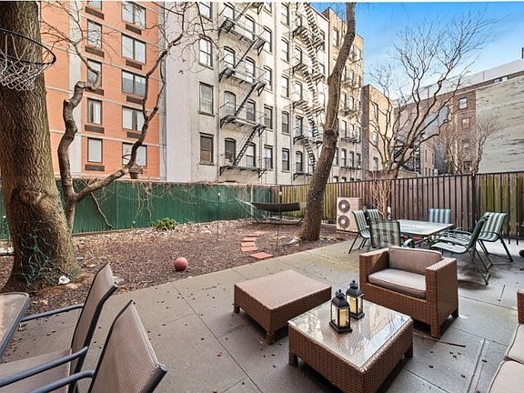 2nd image of 225 E 6th St APT 1B