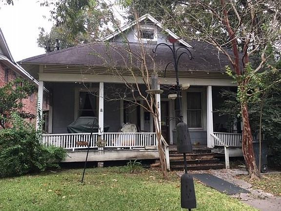 Imagine this house with your visions. Home needs some TLC and create a residence or a commercial property.