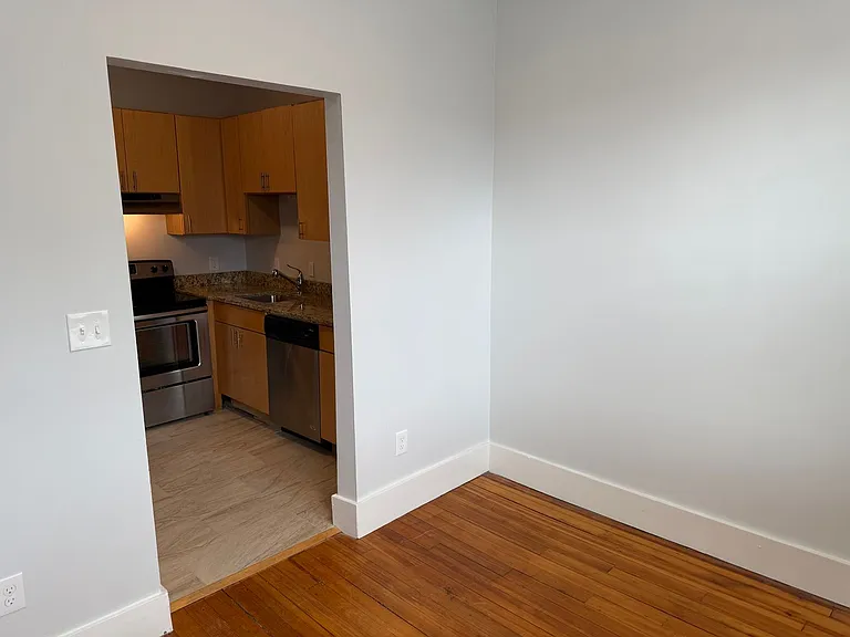 105 Main St — Photo 9