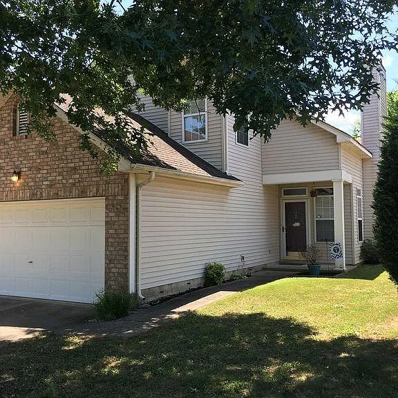 906 Bexhill Ct S — Photo 3