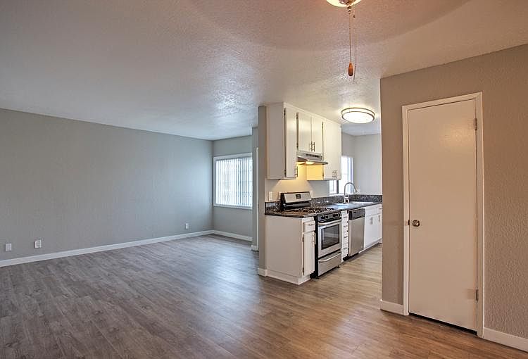 4512 W 153rd St APT 4, Lawndale, CA 90260 | Zillow