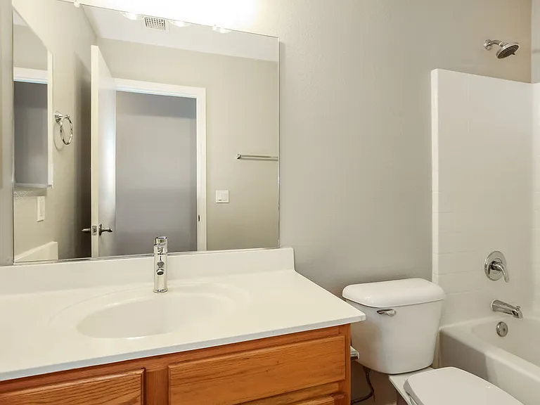 3326 W Shumway Farm Rd — Photo 14