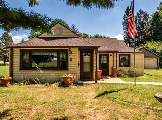 210 S Locust St, Lacon, IL 61540