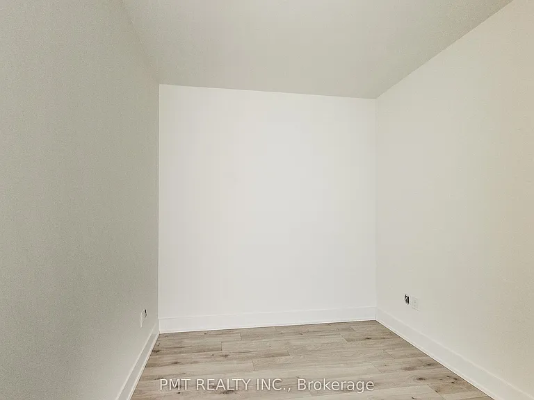 111 Saint Clair Ave W #1525 — Photo 12
