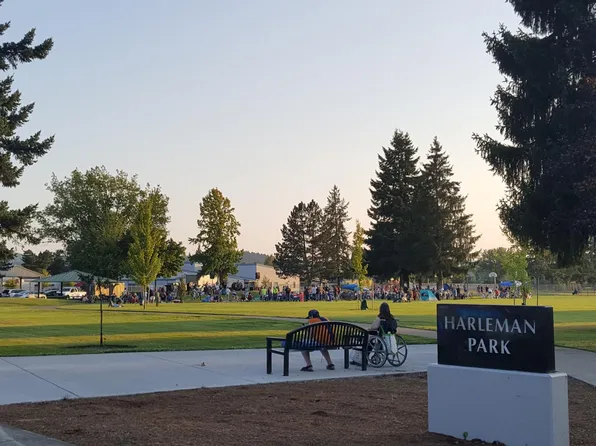 1045 S Jasper St #B, Cornelius, OR 97113