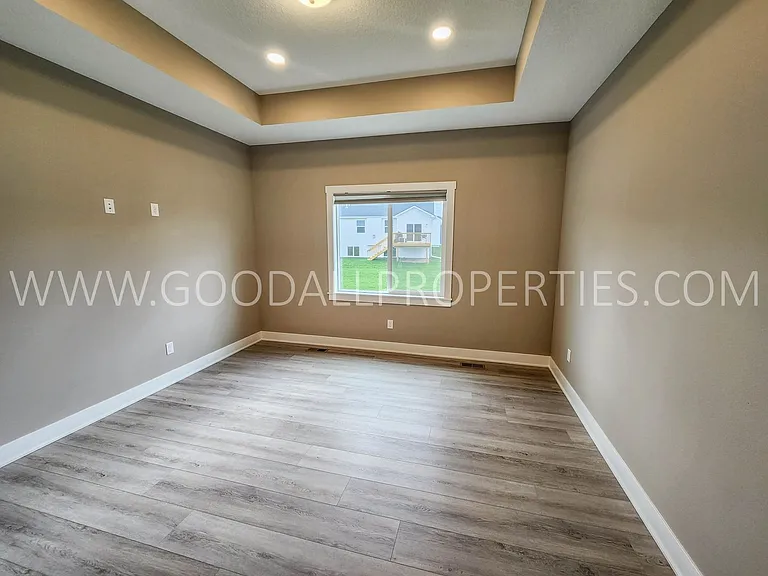 650 NW Rosemont Dr — Photo 7