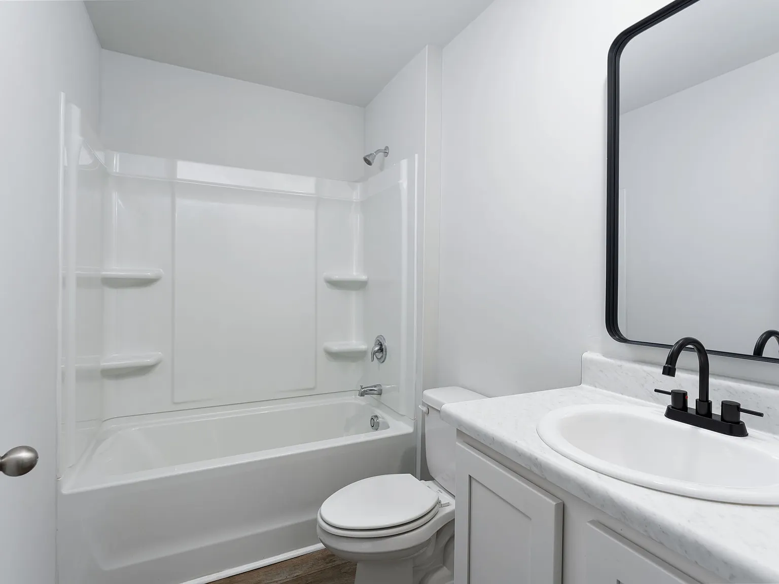 3 bed, 1183 sqft, $2,100 — Photo 4