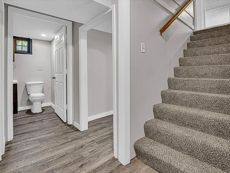 7715 NE 56th St — Photo 29