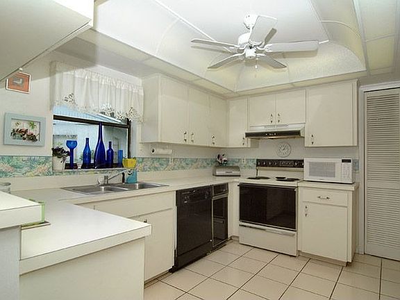 3rd image of 150 Evelyn Ct