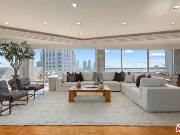875 Comstock Ave #Penthouse A, Los Angeles, CA 90024