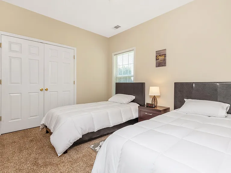 Shannon Oak Dr — Photo 9