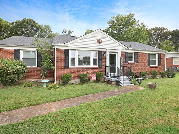 3rd image of 136 Allenwood Dr