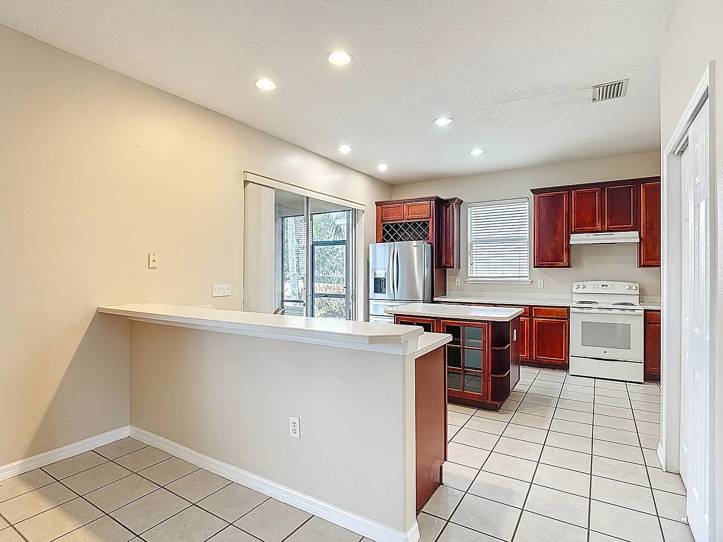 3/2.5 Townhome — Photo 4