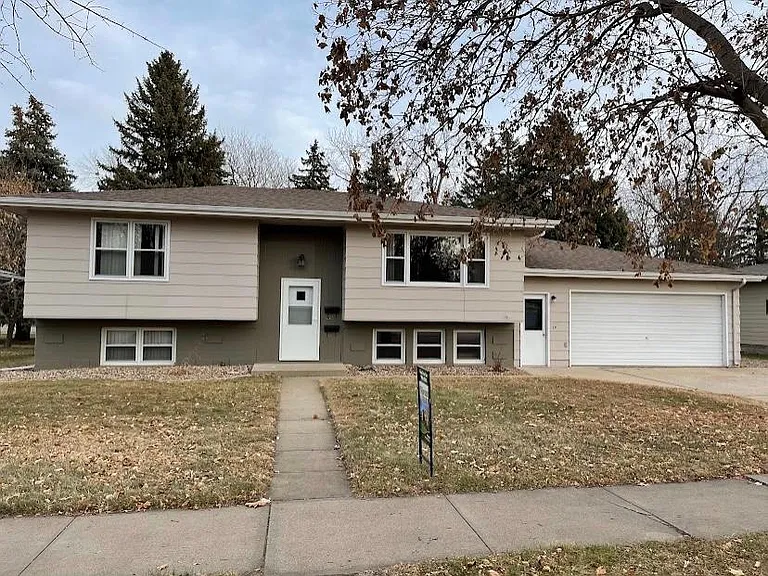 608 S Anderson St — Photo 1
