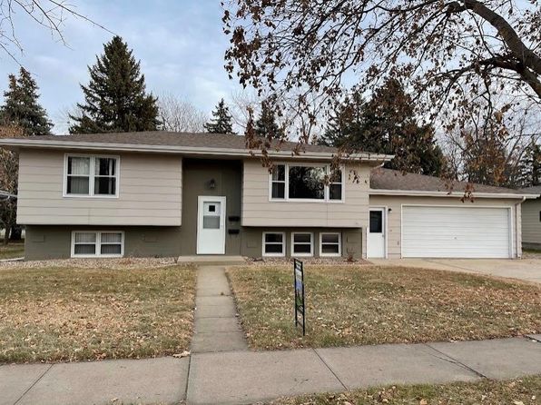 608 S Anderson St, Mitchell, SD 57301