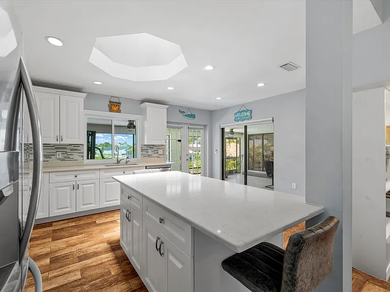 3534 Seaway Dr — Photo 4