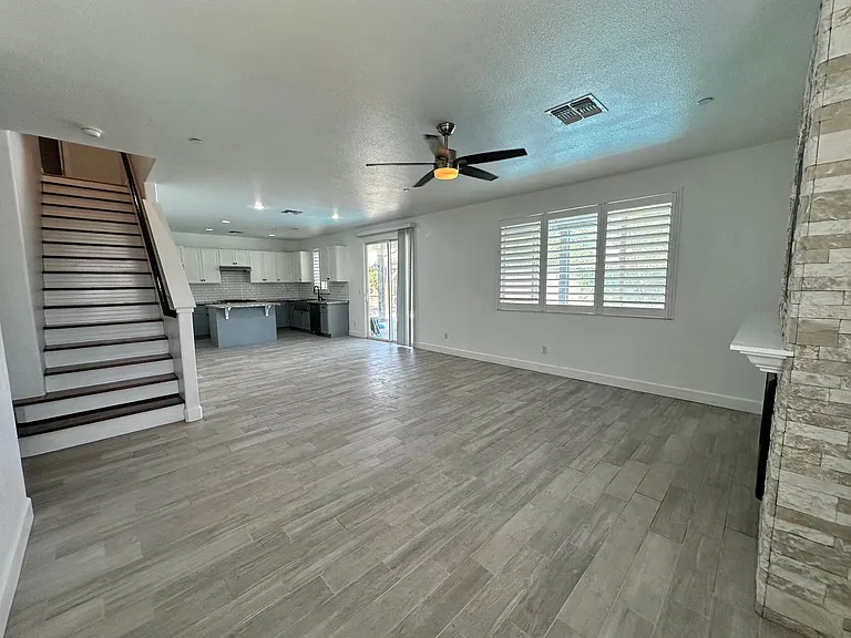 3726 N Shady Ct — Photo 4