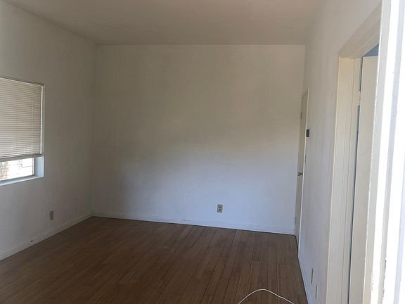 2nd image of 266 Thorne St #F