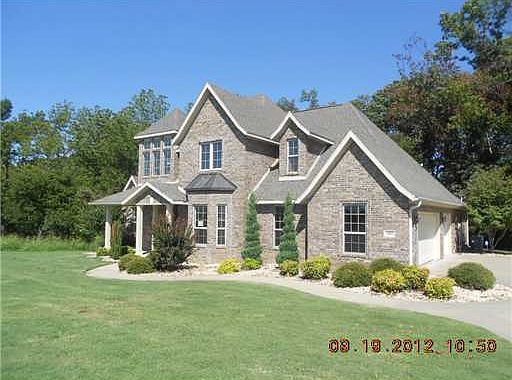 2nd image of 464 Goldfinch Dr