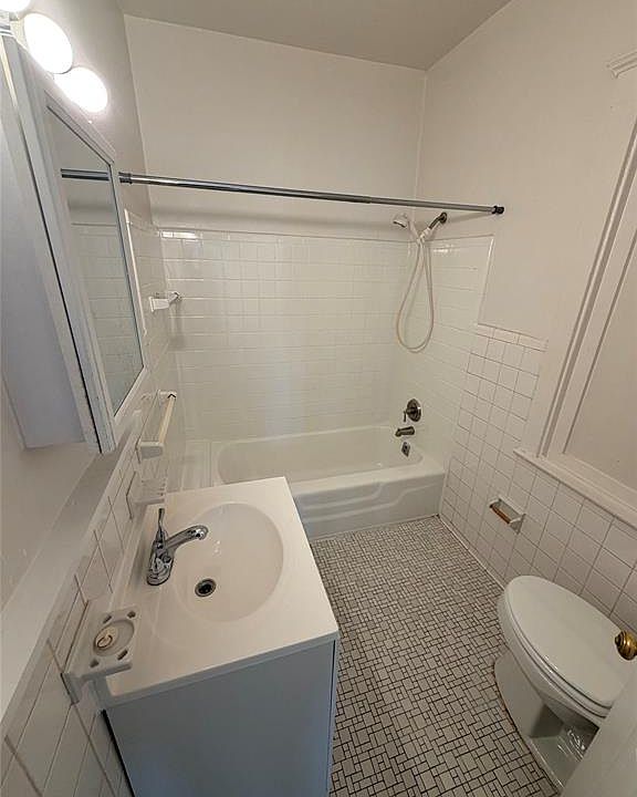 604 Notre Dame St, photo 10