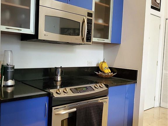 4th image of 2775 NE 187th St APT 121