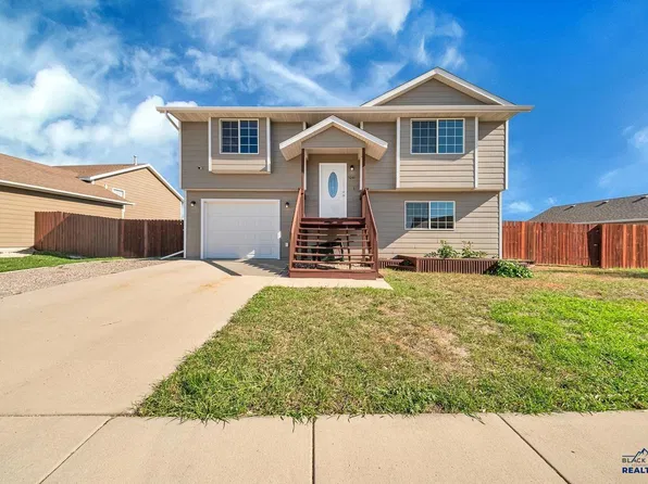5044 Savannah St, Rapid City, SD 57703