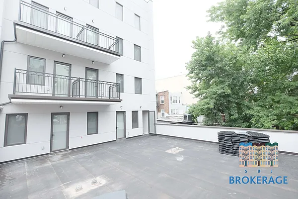 Rented by SBJ Brokerage, LLC | media 54