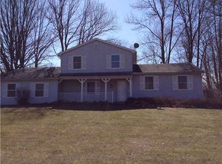 715 Finchingfield Ln, Webster, NY 14580