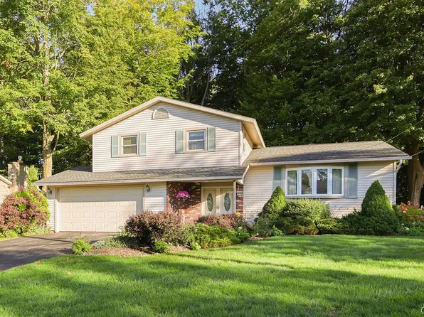 7739 Deerfield Rd, Liverpool, NY 13090